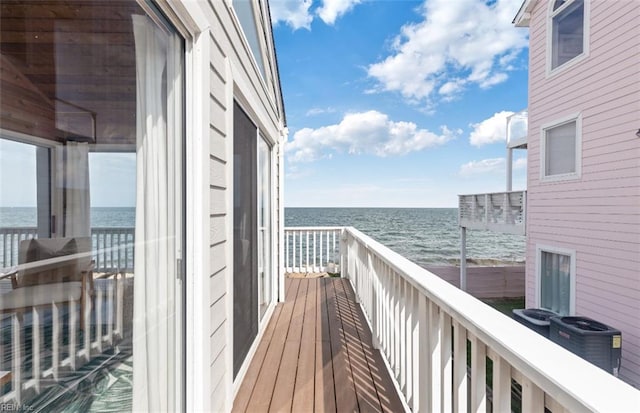 119 Grand View Dr, Hampton, VA 23664 - balcony featuring a water view