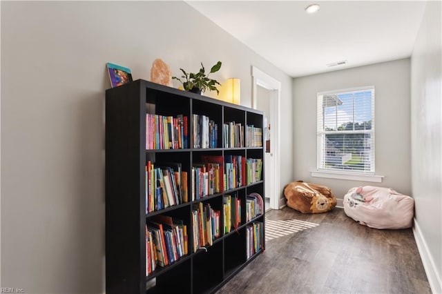 110 Sea Hero Ct, Suffolk, VA 23435 - sitting room with wood finished floors and baseboards