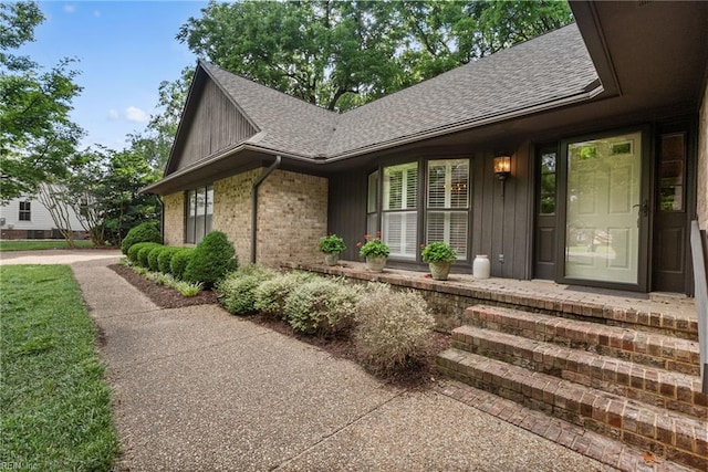 525 Pagan Rd, Smithfield, VA 23430 - view of front facade with roof with shingles and brick siding