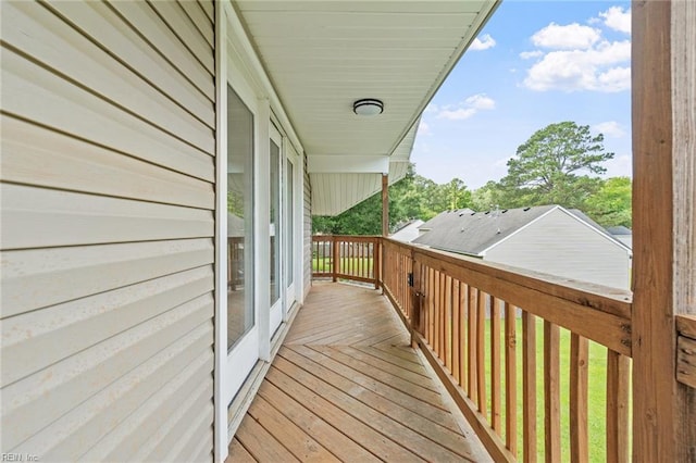 2655 Village Ave, Chesapeake, VA 23323 - view of deck