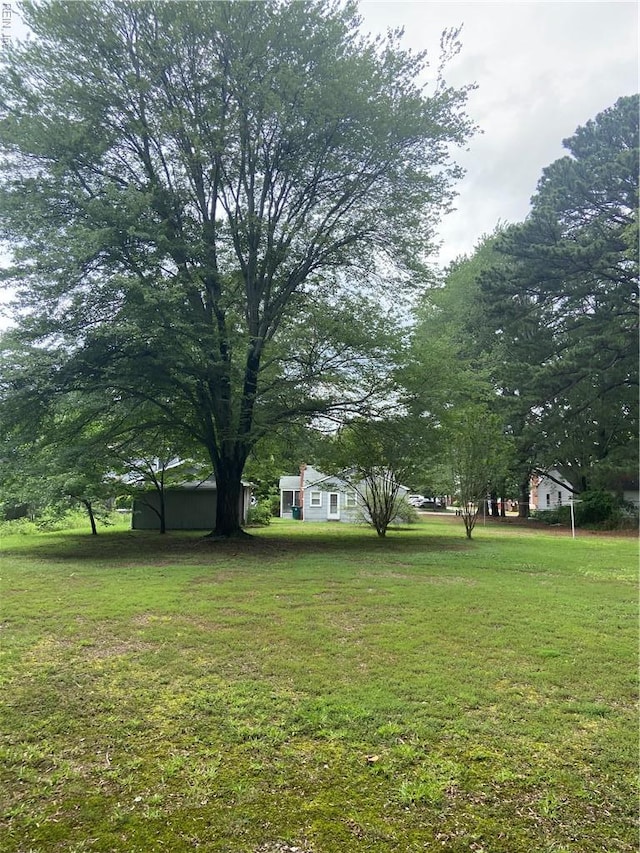 23 Forrest Dr, Newport News, VA 23606 - view of green lawn