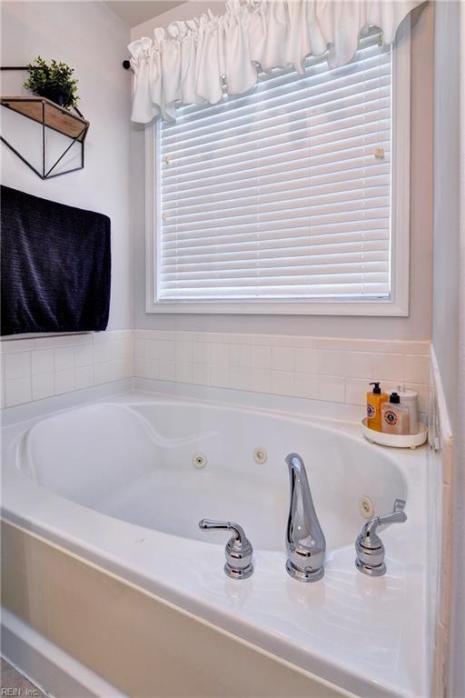 109 Yacht Ct, Williamsburg, VA 23185 - full bathroom with a whirlpool tub