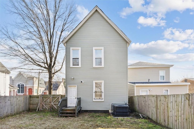 1145 24th St, Newport News, VA 23607 - back of house featuring a fenced backyard