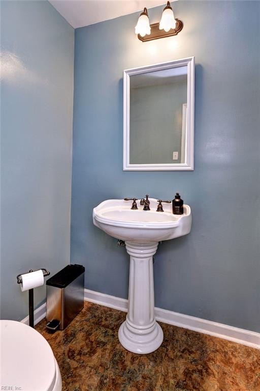 112 Archer Rd, Newport News, VA 23606 - half bath with toilet and baseboards