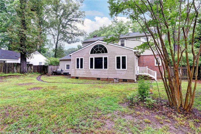 112 Archer Rd, Newport News, VA 23606 - rear view of house featuring crawl space
