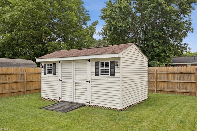 12 Sylvia Ln, Newport News, VA 23602 - view of shed featuring a fenced backyard
