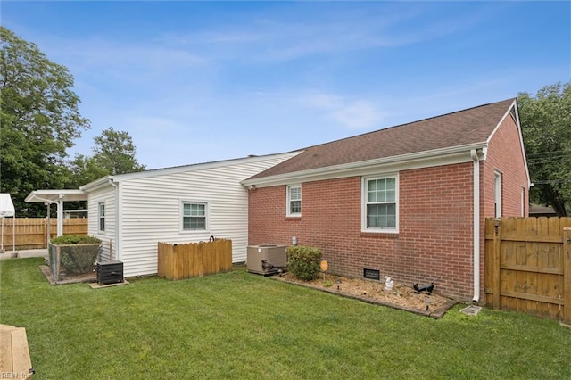 12 Sylvia Ln, Newport News, VA 23602 - rear view of property with brick siding