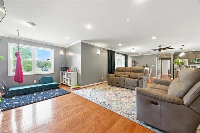 16 Inglewood Dr, Hampton, VA 23666 - living area with crown molding, light wood-type flooring, recessed lighting, and a ceiling fan