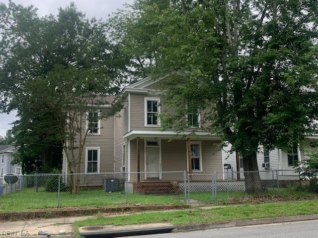 603 N High St, Franklin, VA 23851 - view of front of property featuring a porch and a fenced front yard
