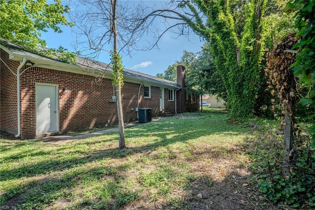 2028 Hickorywood Dr, Suffolk, VA 23434 - view of grassy yard