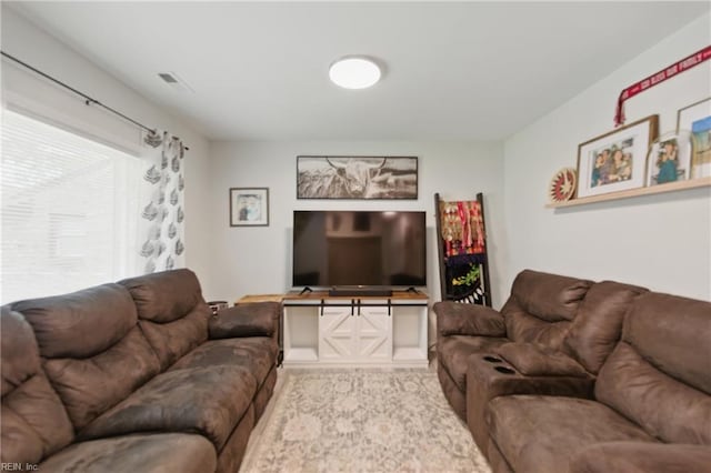 2601 Shell Rd, Hampton, VA 23661 - view of living room