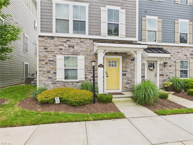 1732 Defiance Dr, Chesapeake, VA 23323 - entrance to property with stone siding