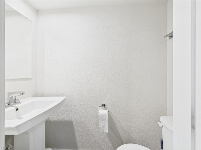 1732 Defiance Dr, Chesapeake, VA 23323 - half bathroom featuring a textured wall