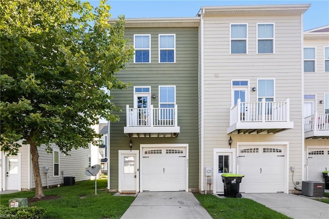 4371 Pickney Ln, Chesapeake, VA 23324 - multi unit property featuring an attached garage and driveway