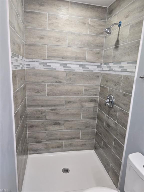 4833 Linshaw Ln, Virginia Beach, VA 23455 - full bath featuring a shower stall