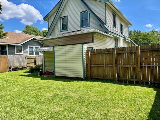 3636 Henrico St, Norfolk, VA 23513 - back of house with a fenced backyard