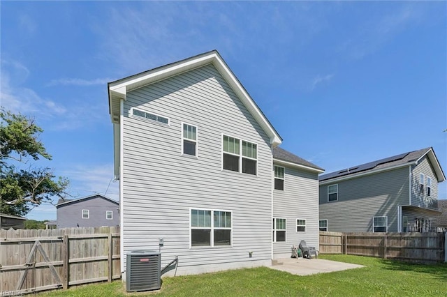 208 Parkdale Ave, Hampton, VA 23669 - back of property featuring a patio area and a fenced backyard