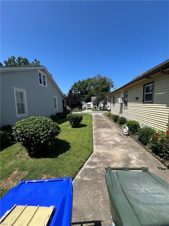 2209 Saint Denis Ave, Norfolk, VA 23509 - view of green lawn