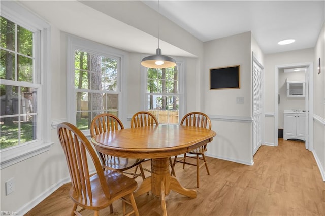 605 Hollygate Ln, Chesapeake, VA 23322 - dining area featuring light wood finished floors and baseboards