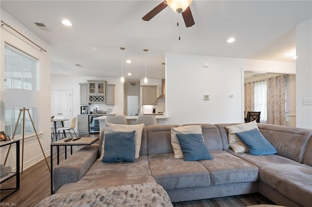 204 Creston Ct, Chesapeake, VA 23323