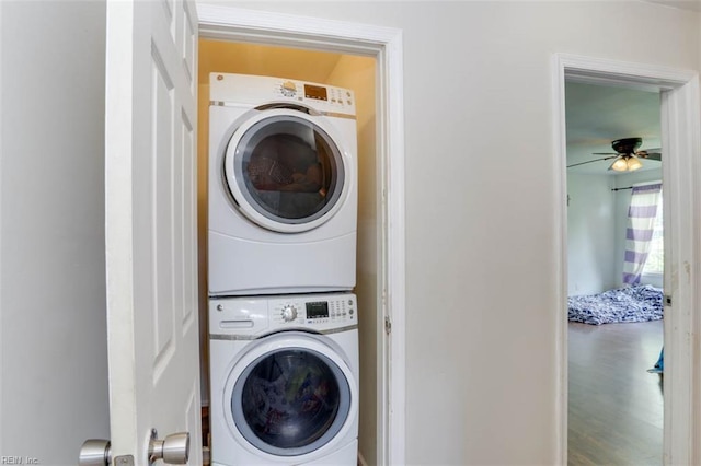 540 Draper Dr, Norfolk, VA 23505 - washroom featuring stacked washing machine and dryer, ceiling fan, and wood finished floors