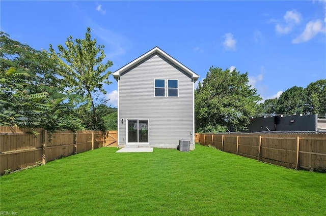 464 Factory St, Suffolk, VA 23434 - rear view of house featuring a fenced backyard
