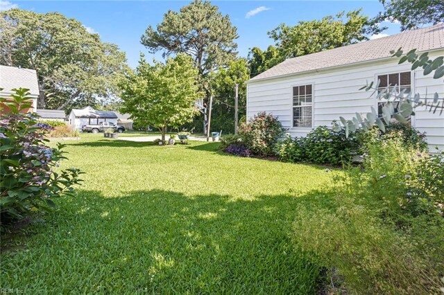 414 Russell St, Portsmouth, VA 23707 - view of grassy yard