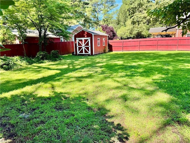 613 N Shore Rd, Norfolk, VA 23505 - fenced backyard with a storage unit