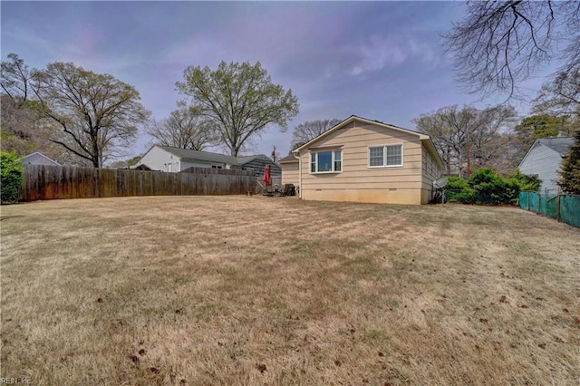 215 Lisbon Dr, Newport News, VA 23601 - view of yard