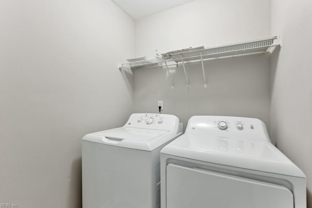 923 Hill St, Chesapeake, VA 23324 - washroom featuring washing machine and dryer