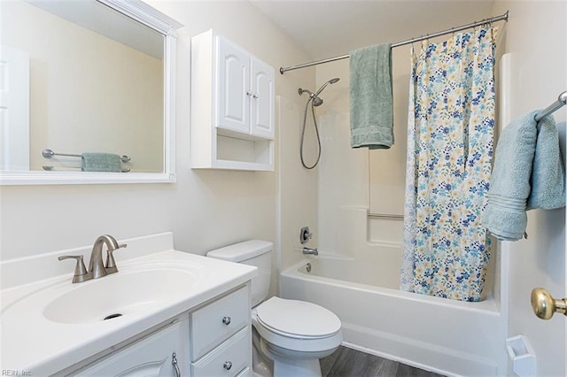 751 S Lake Cir, Chesapeake, VA 23322 - bathroom featuring shower / tub combo with curtain, vanity, and wood finished floors
