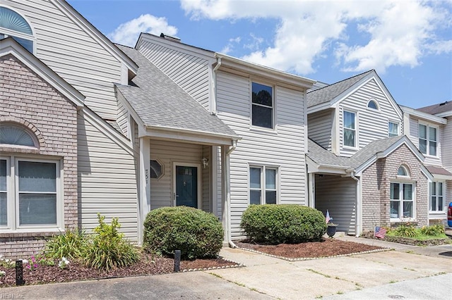 751 S Lake Cir, Chesapeake, VA 23322 - view of front of home with a shingled roof
