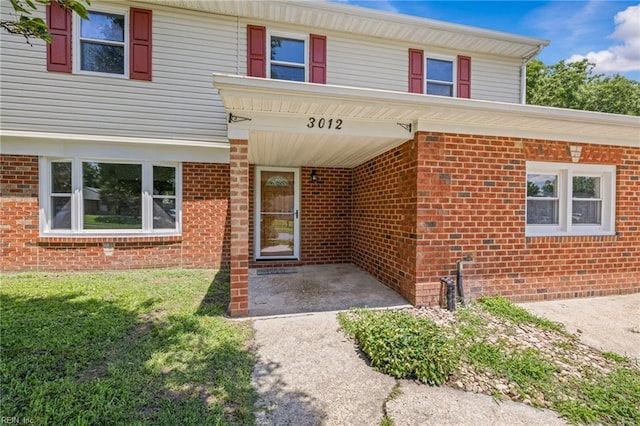 3012 Camelot Blvd, Chesapeake, VA 23323 - entrance to property with brick siding