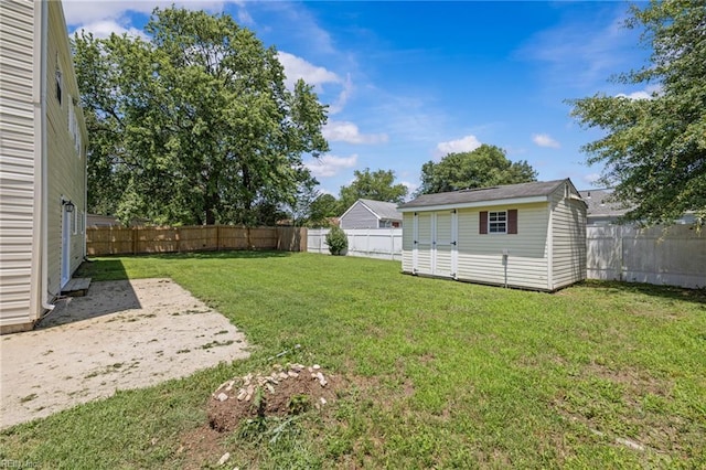 3012 Camelot Blvd, Chesapeake, VA 23323 - fenced backyard with a storage shed