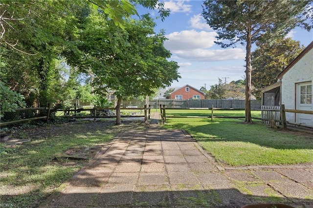 515 Beach Rd, Hampton, VA 23664 - view of yard