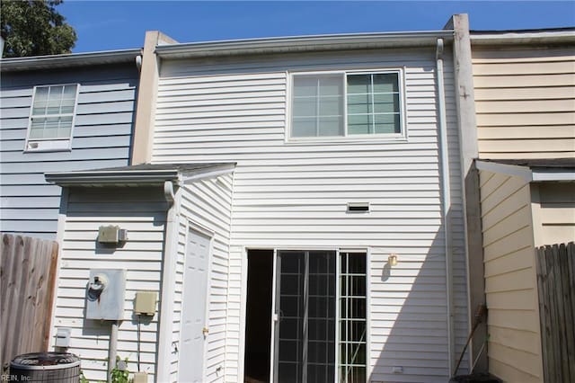 27 Sally Ann Pl, Newport News, VA 23602 - rear view of property