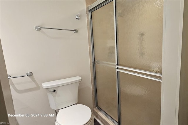 7320 Glenroie Ave Unit 5G, Norfolk, VA 23505 - full bathroom featuring toilet and a tile shower