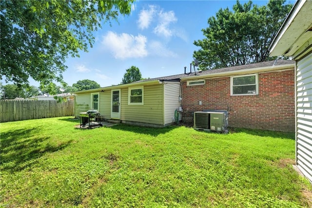 2007 Winfree Rd, Hampton, VA 23663 - back of property with brick siding