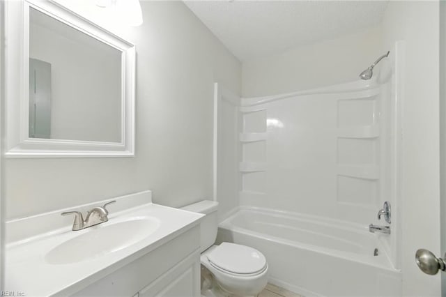 647 Crows Nest Ct, Virginia Beach, VA 23462 - bathroom featuring vanity and washtub / shower combination