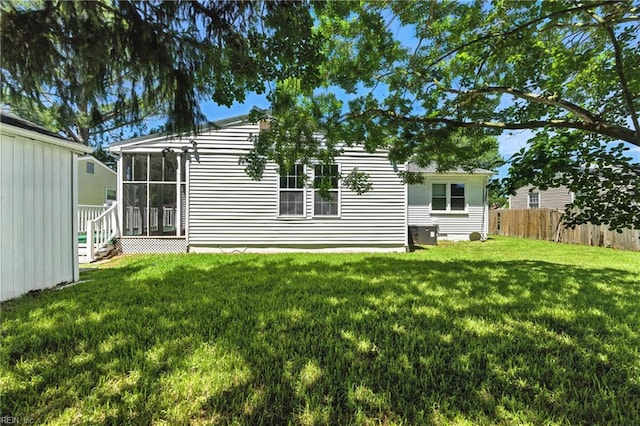 10 Watts Dr, Hampton, VA 23666 - back of house featuring a sunroom
