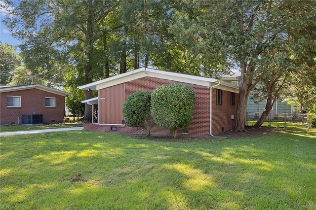 2734 Jamestown Ave, Hampton, VA 23661 - view of home's exterior featuring crawl space and a yard