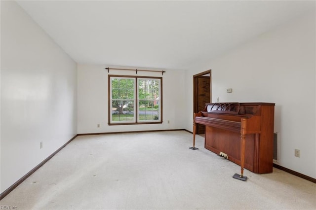 112 Farmington Blvd, Hampton, VA 23666 - living area featuring carpet and baseboards