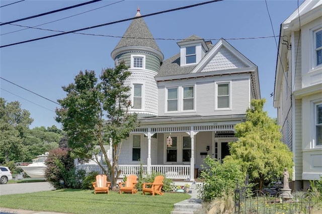 122 S Willard Ave, Hampton, VA 23663 - victorian-style house with a porch and a front lawn