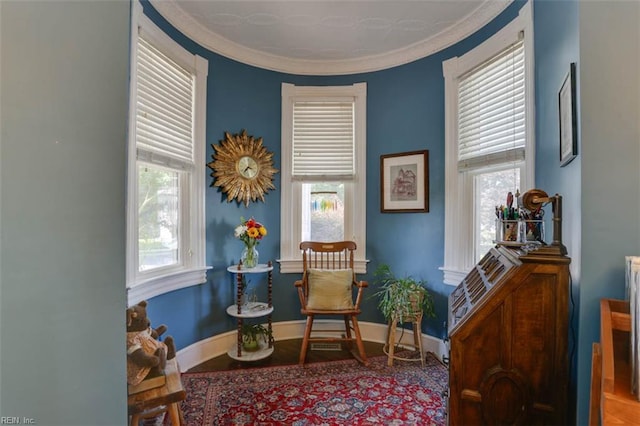 122 S Willard Ave, Hampton, VA 23663 - sitting room featuring plenty of natural light and crown molding