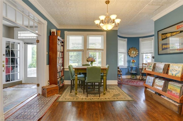 122 S Willard Ave, Hampton, VA 23663 - dining room featuring an ornate ceiling, a chandelier, hardwood / wood-style floors, and ornamental molding
