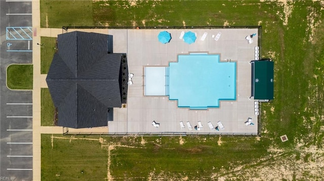 112 Gleneagles, Smithfield, VA 23430 - drone / aerial view of a pool