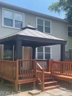 1717 English Ave, Chesapeake, VA 23320 - back of property with a wooden deck