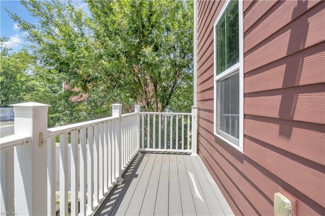 600 Grimes Way, Chesapeake, VA 23324 - view of wooden deck