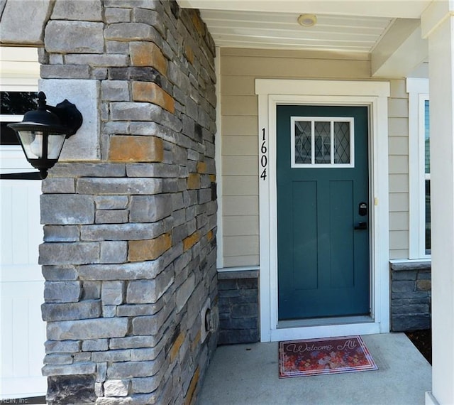 1604 Redwing Arch, Chesapeake, VA 23323 - entrance to property with stone siding