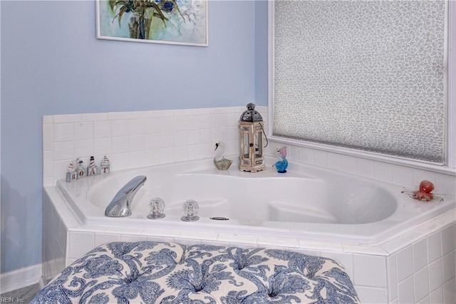 2712 Holly Ridge Ln, Williamsburg, VA 23185 - bathroom featuring a bath